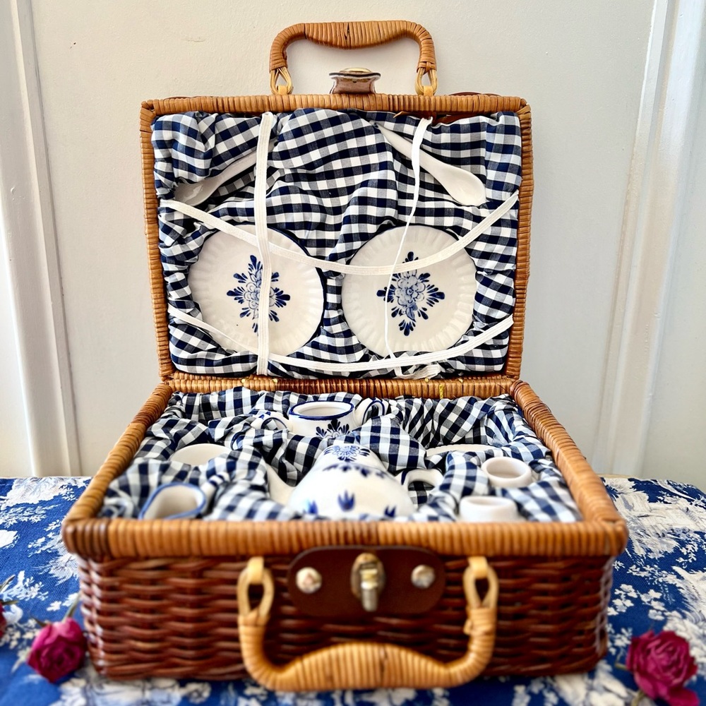 Vintage Picnic Basket with Blue and White Tea Cup Porcelain Set. Child Play Set